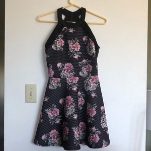 Women’s dress